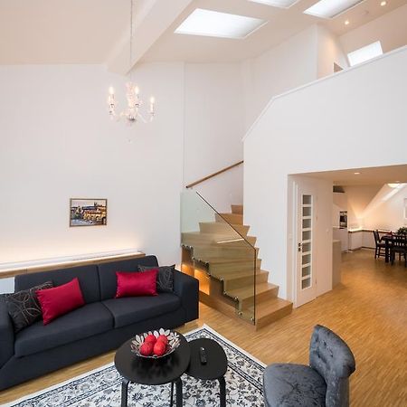 Love To Live Apartments Praga Exterior foto