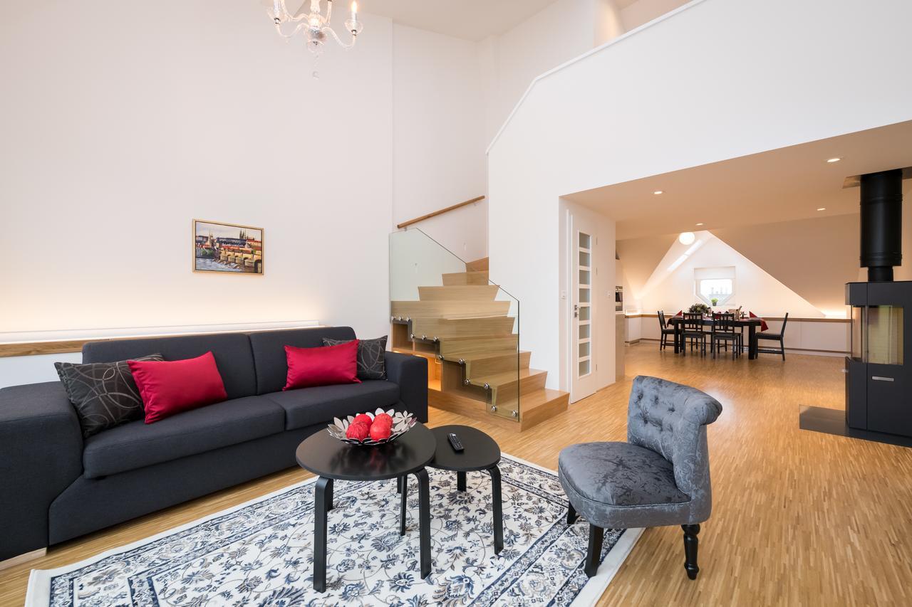 Love To Live Apartments Praga Exterior foto